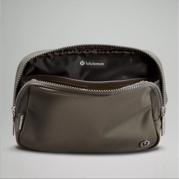NWT Lululemon Large Everywhere Belt Bag - Picture 7 of 8